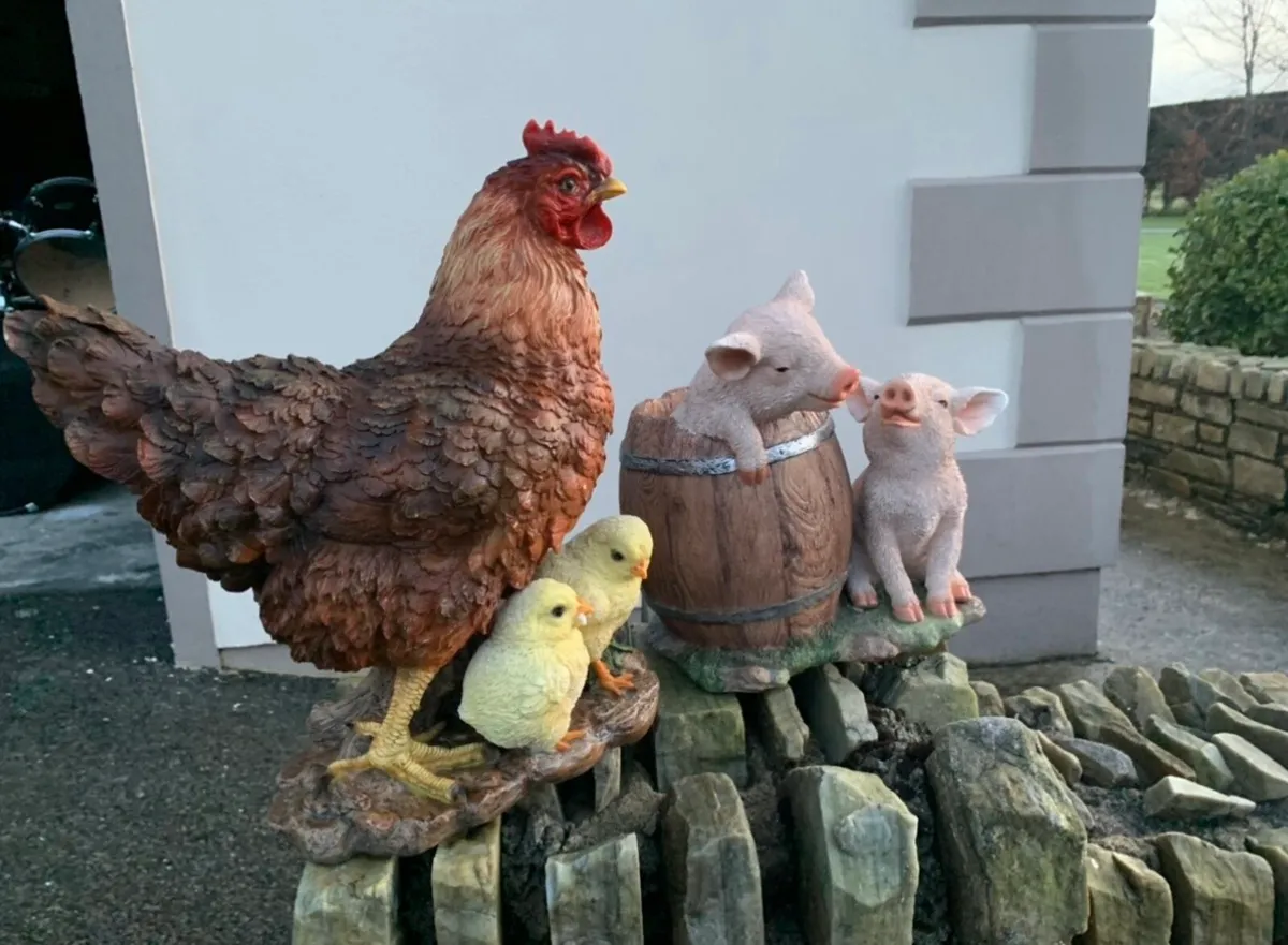 Chicken and chicks, Piglet in a barrel - Image 2