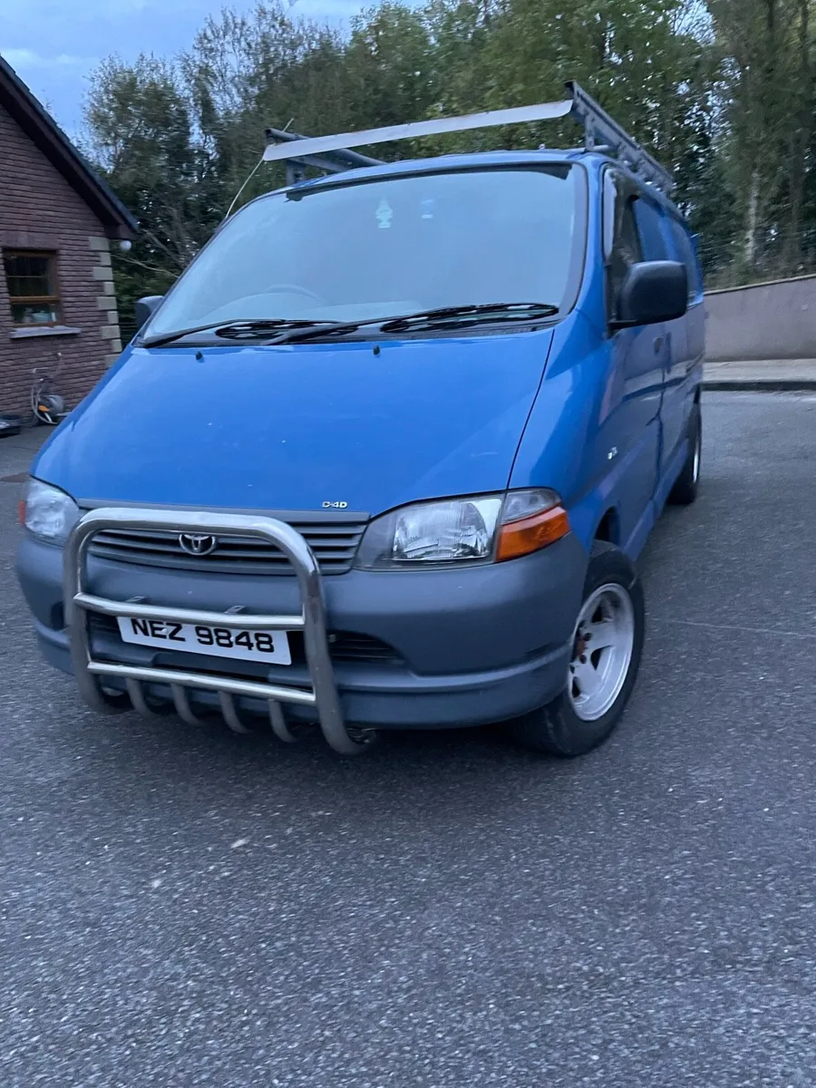 2003 Toyota hiace d4d lwb - Image 1