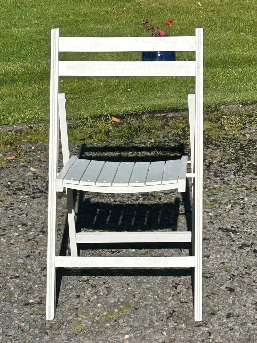 Folding wooden chair - Image 1