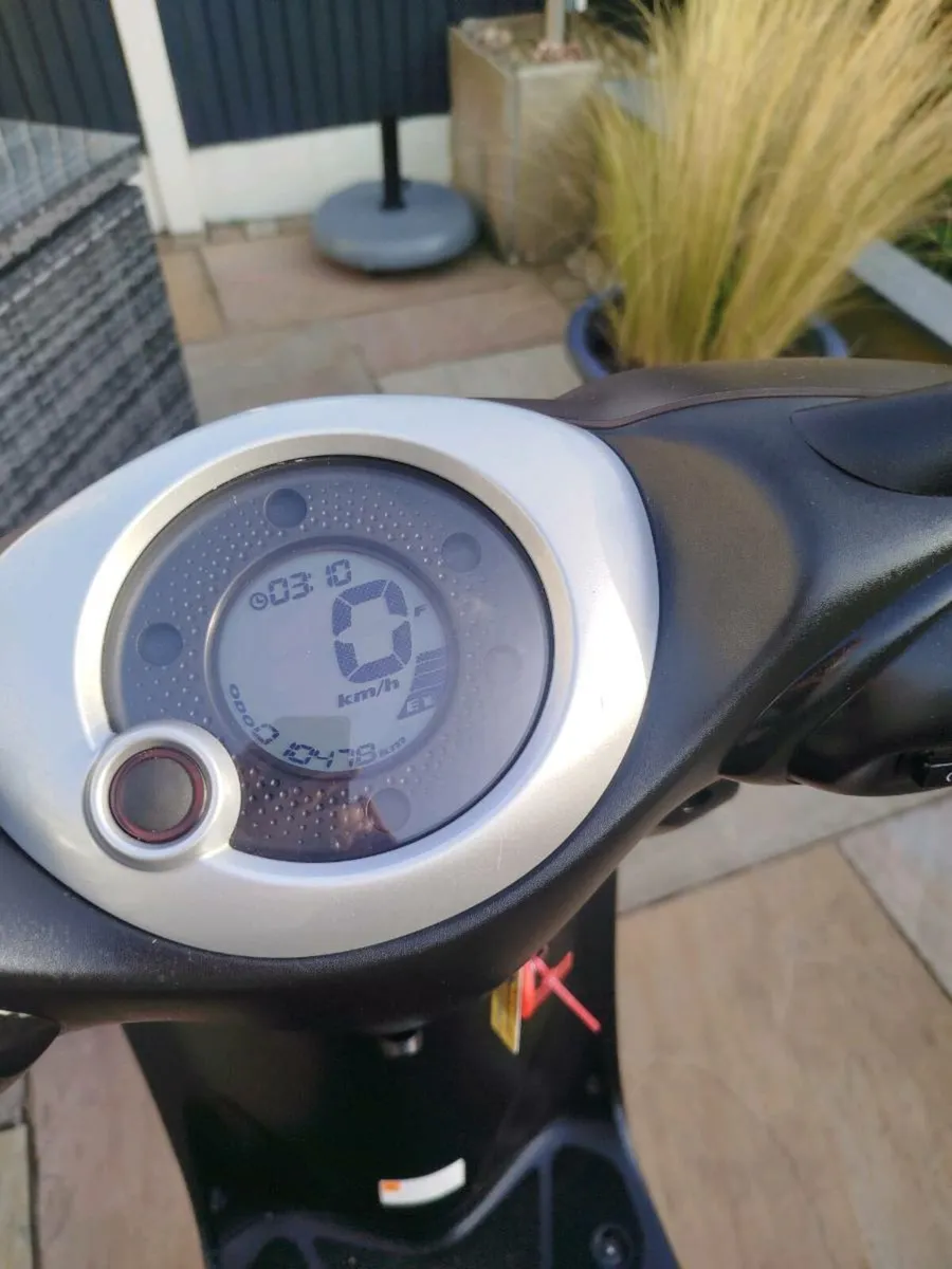 Scooter - Image 2