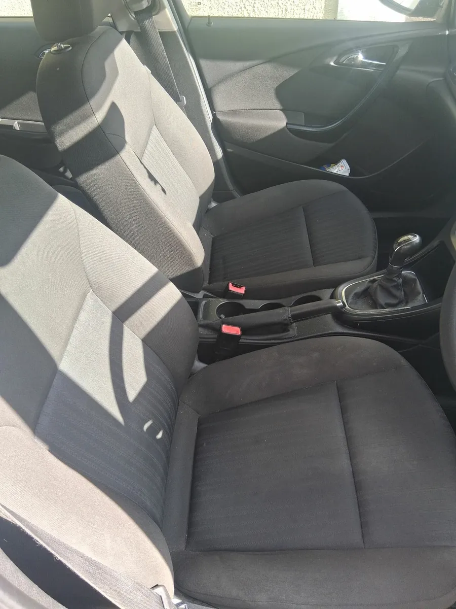 Opel Astra 2013 - Image 4