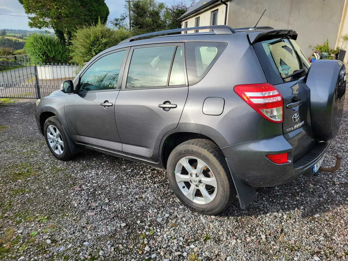 Toyota RAV4 2010 - Image 3