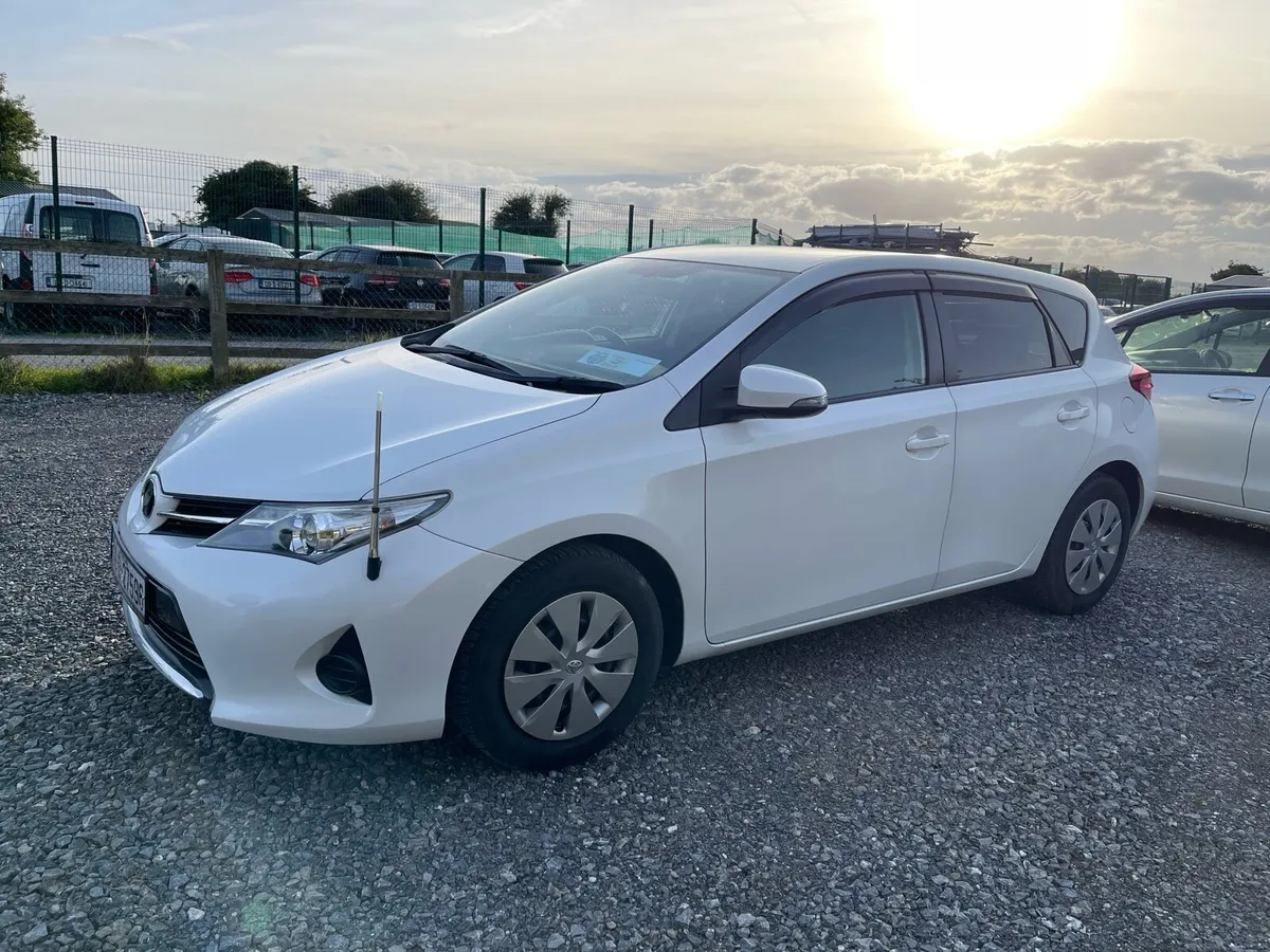 Toyota Auris 2013 Automatic 🚗 Very Low mileage - Image 3