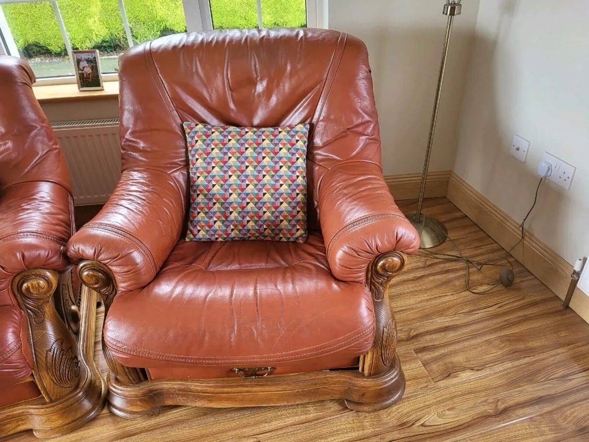 Three piece suite - Image 2