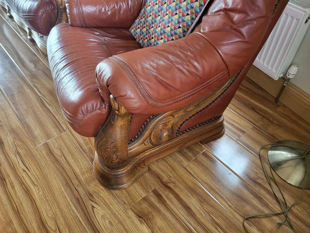 Three piece suite - Image 3