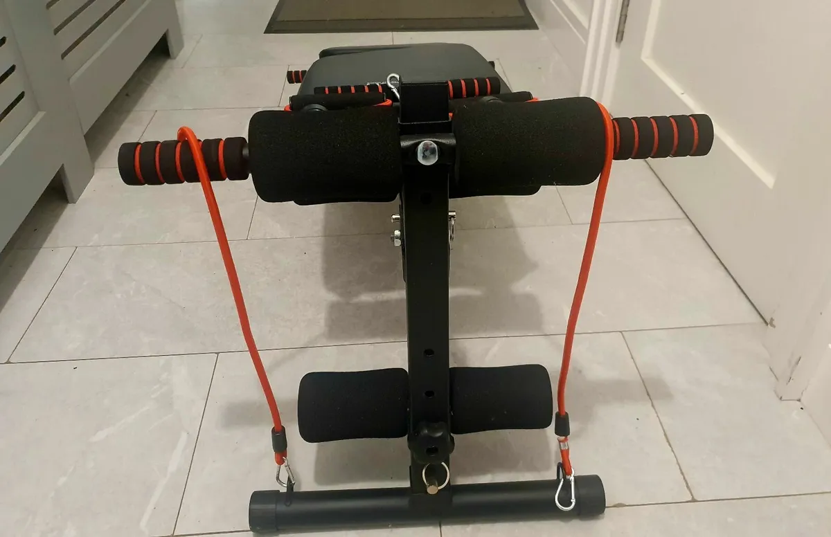 HOMCOM Foldable Sit Up Bench with Resistance Ropes - Image 2