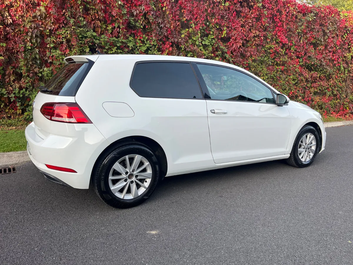 Volkswagen Golf 2018 (CVRT 09/26) - Image 2