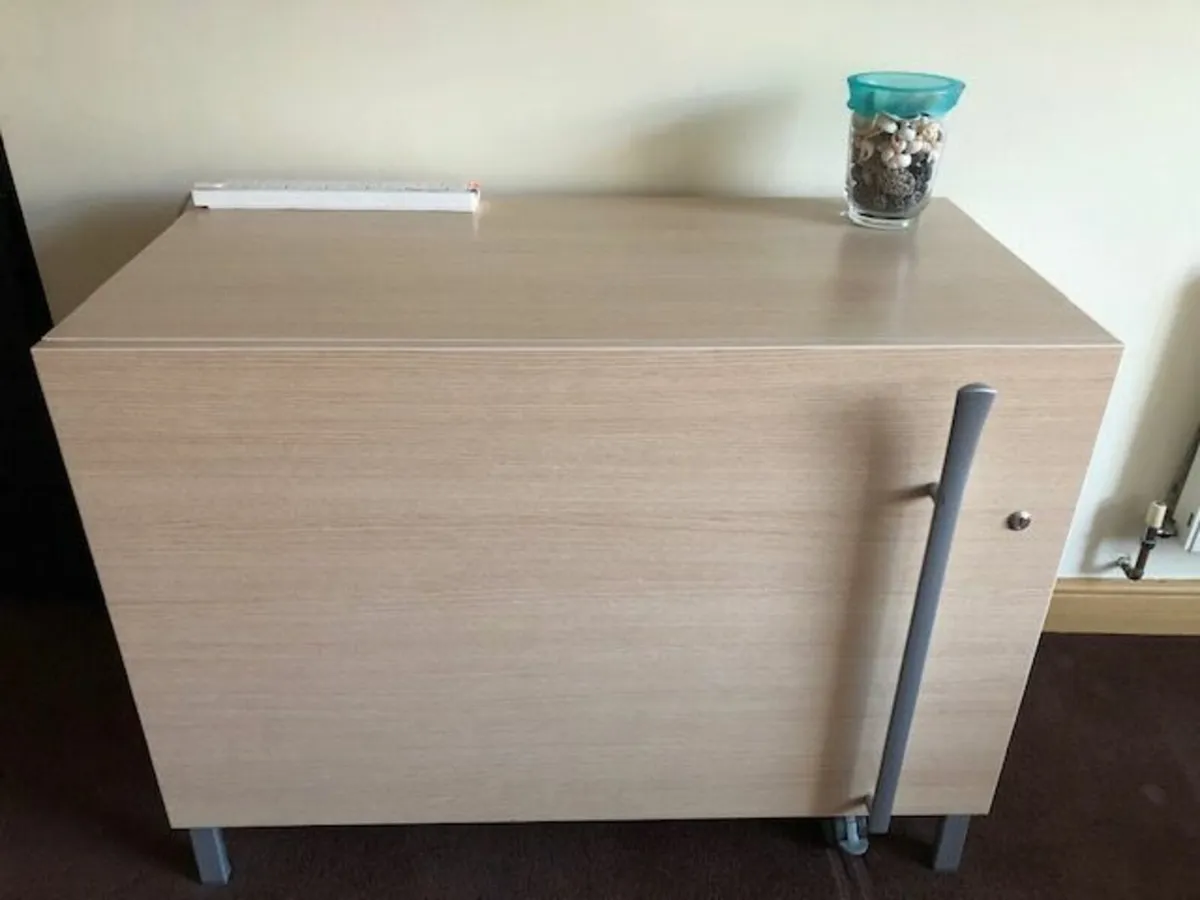 Desk - Image 2