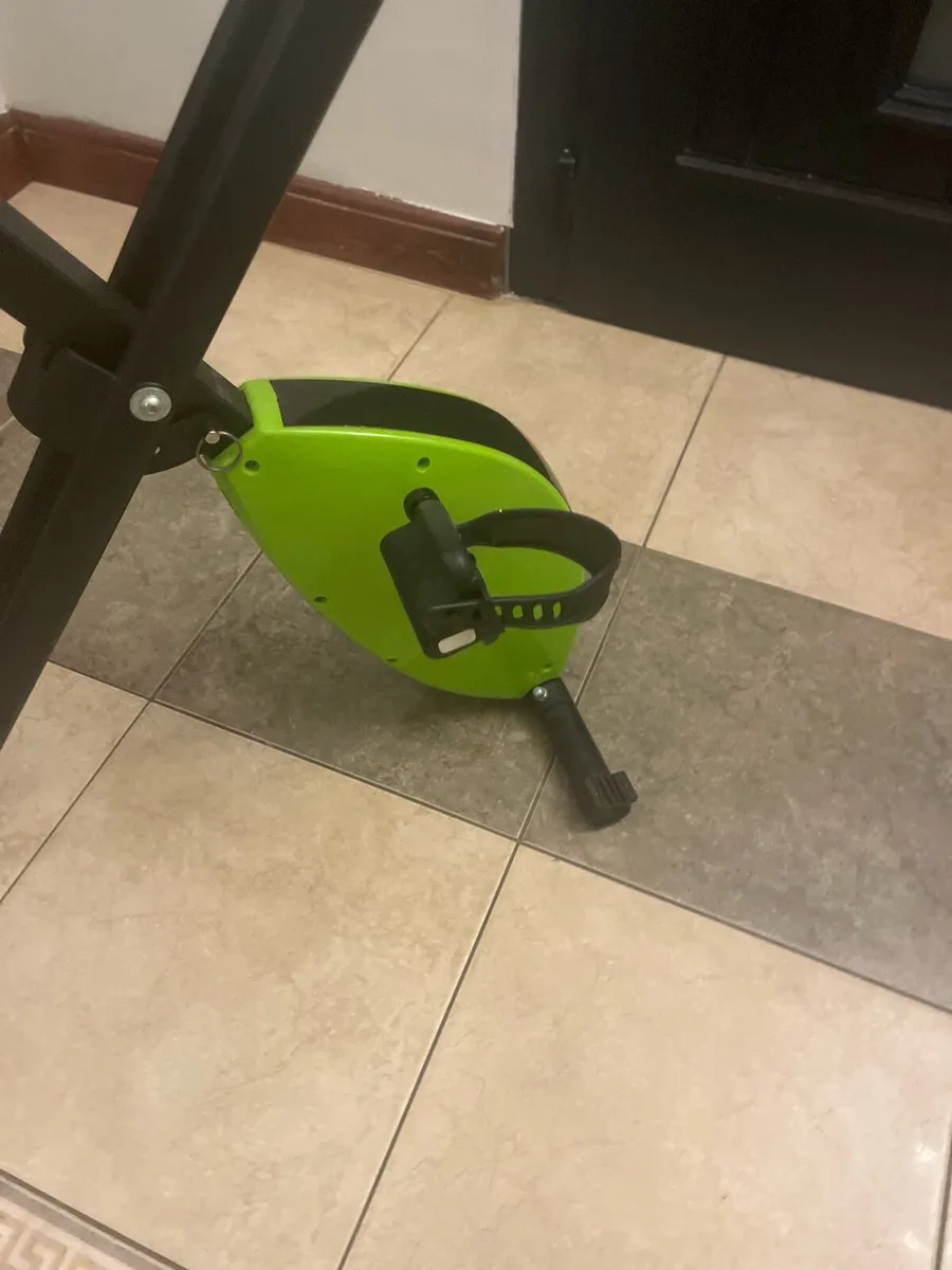 Exercise bike - Image 3