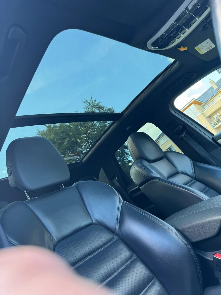 Porsche Cayenne S Hybrid 2016 - Image 2