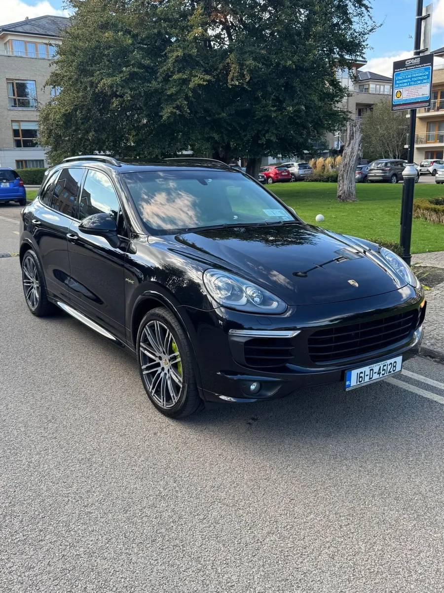 Porsche Cayenne S Hybrid 2016 - Image 1