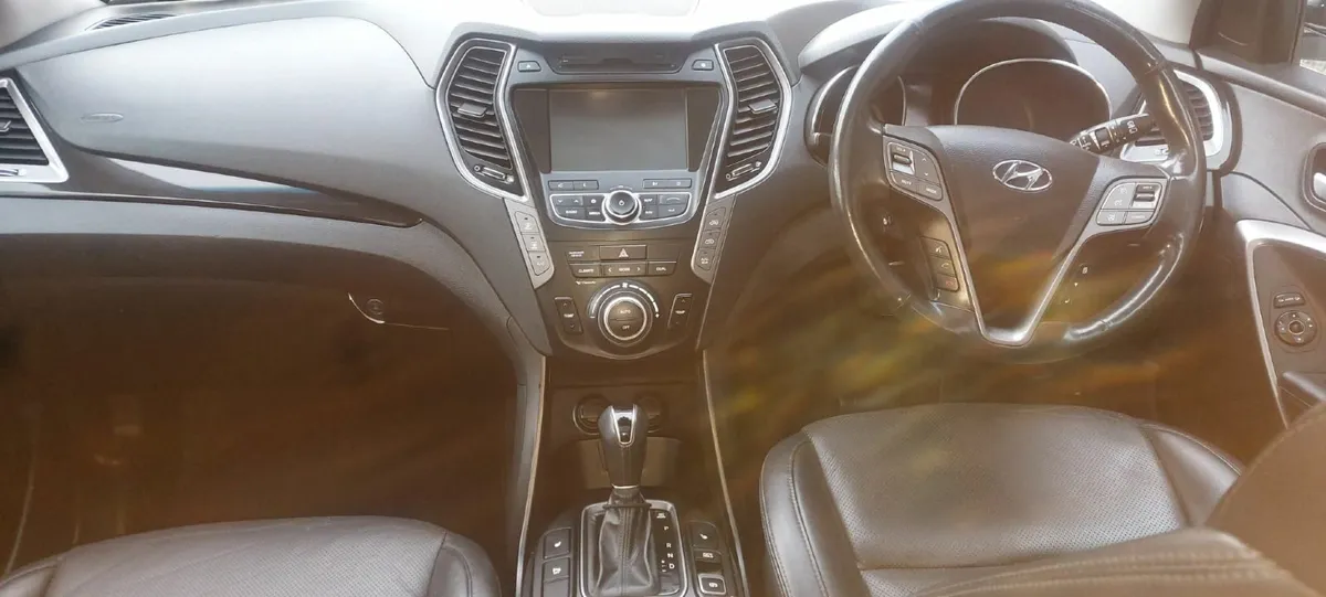 Hyundai Santa Fe 2015 - Image 3