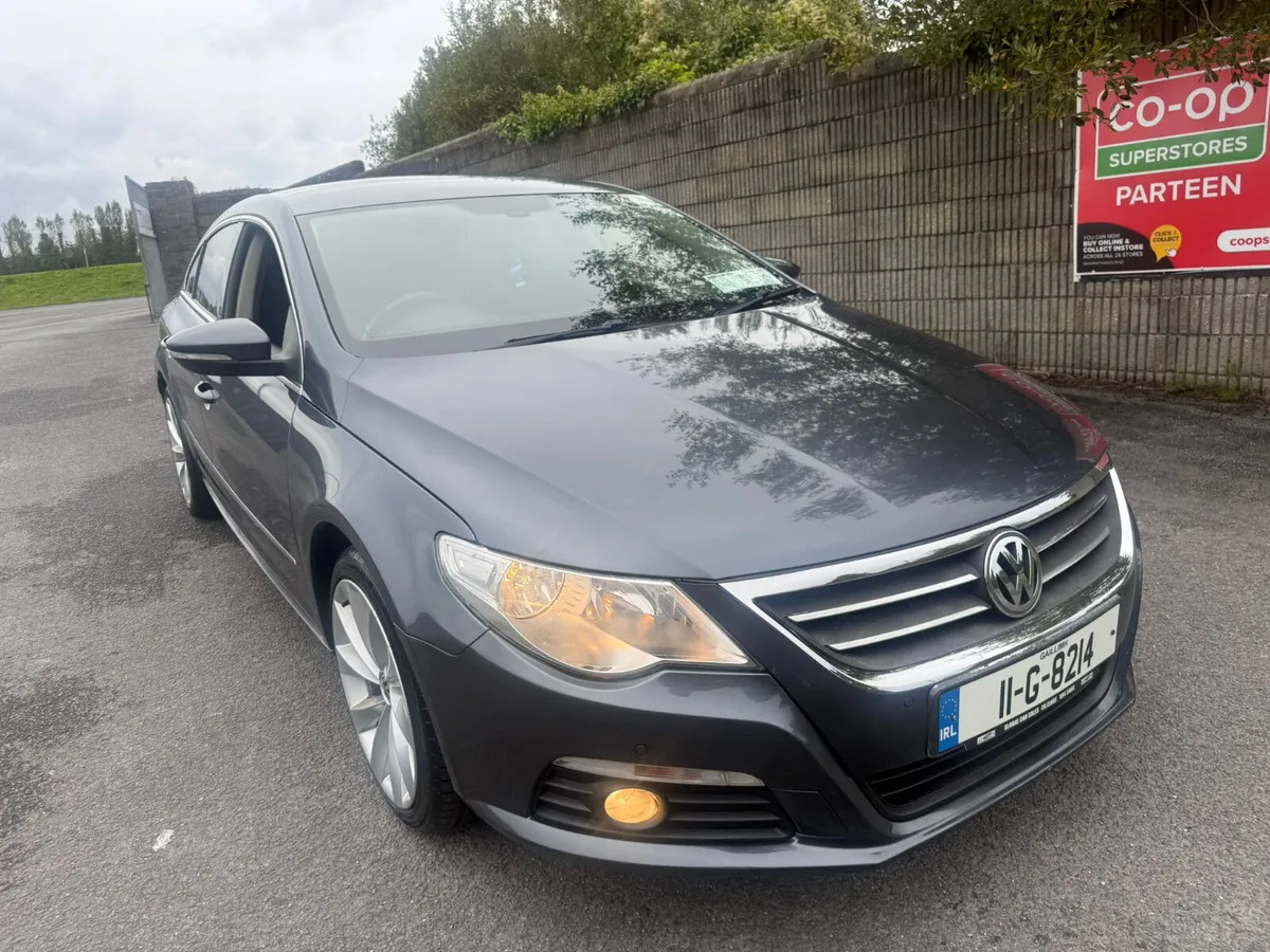 2011 VOLKSWAGAN PASSAT CC LOW KMS - Image 1