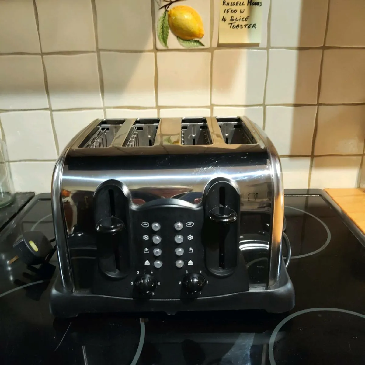 4 slice Toaster - Image 1