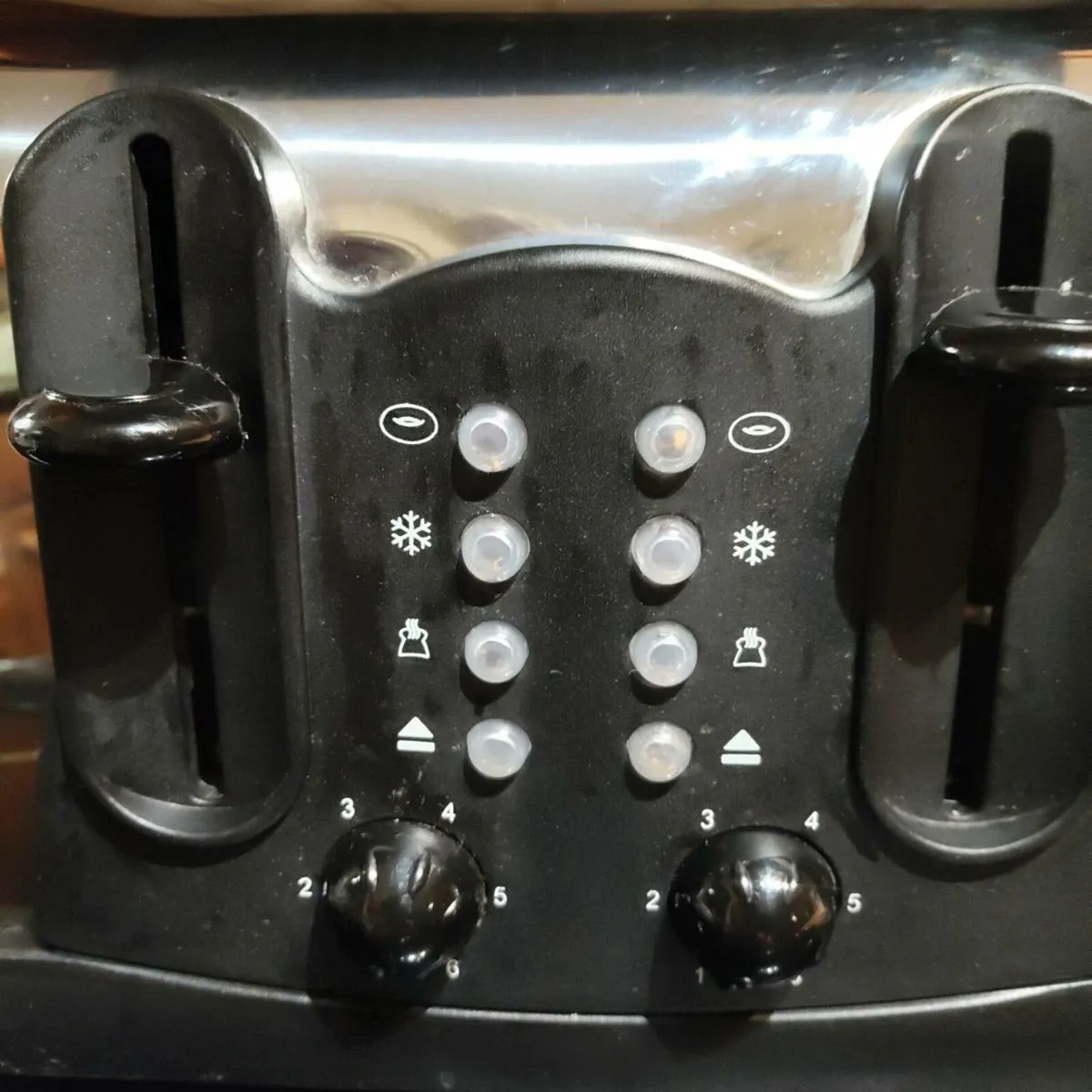 4 slice Toaster - Image 2