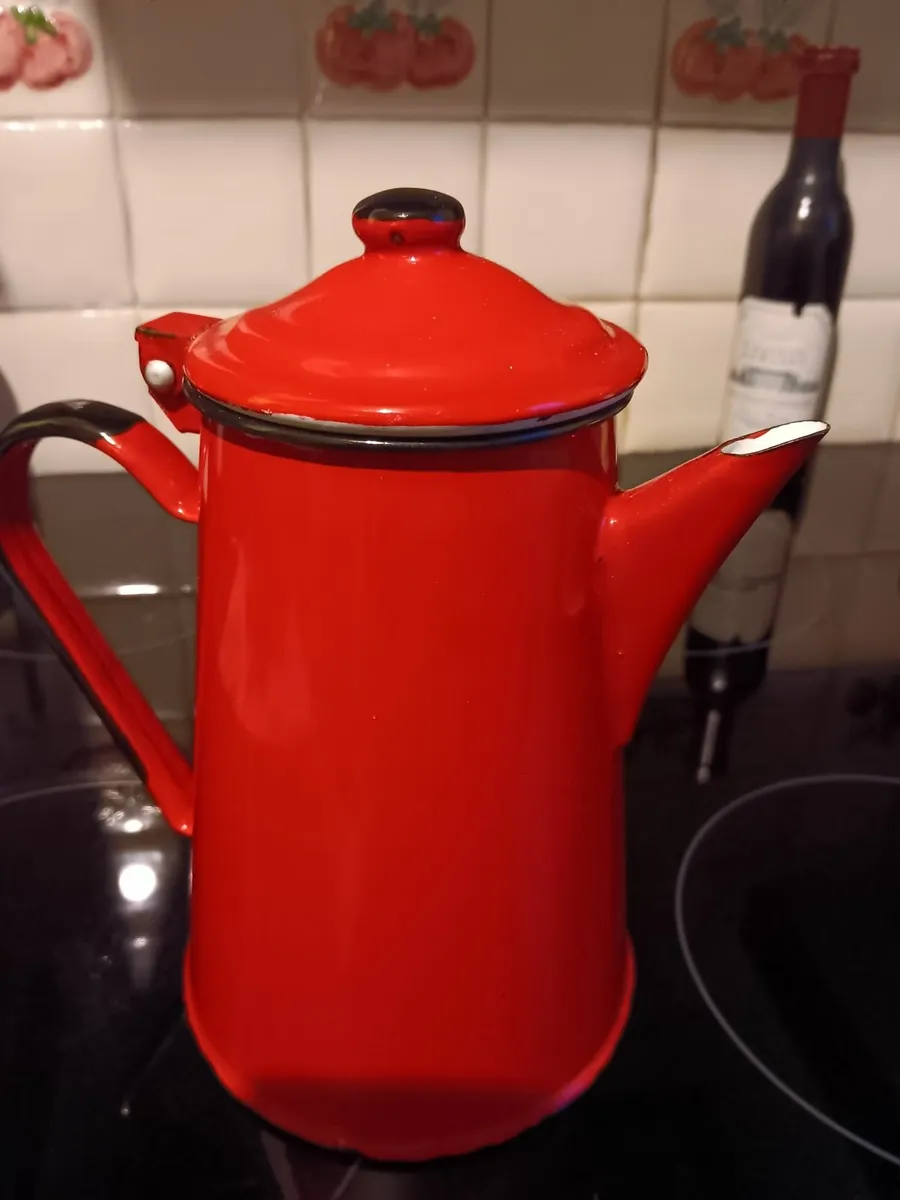Vintage enamelled tea/ coffee pots - Image 3