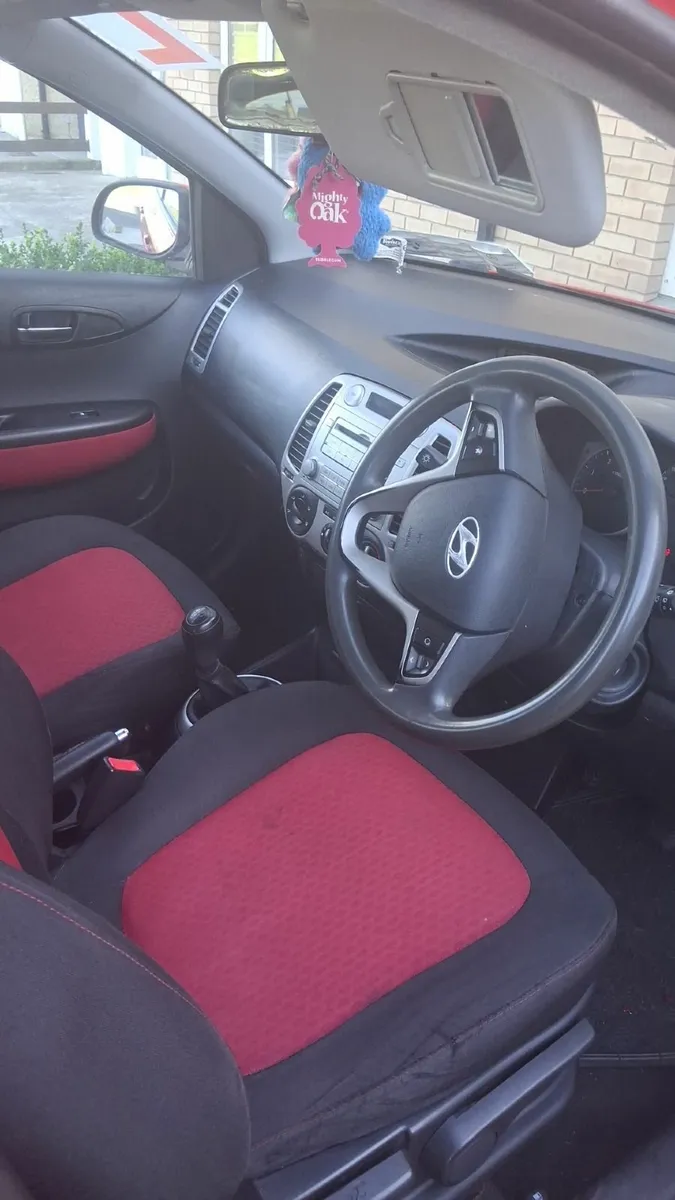 Hyundai i20 2010 - Image 2