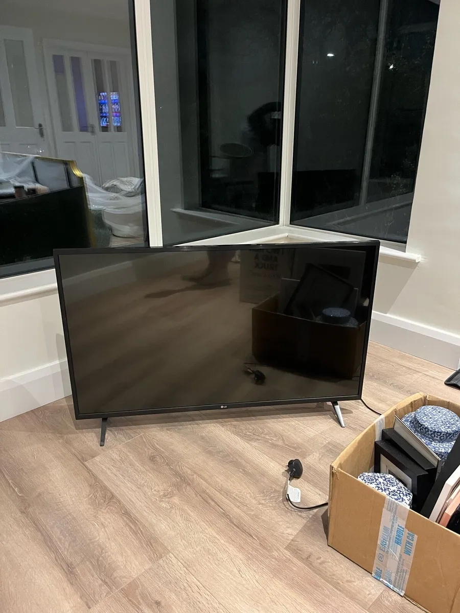 Tv - Image 1