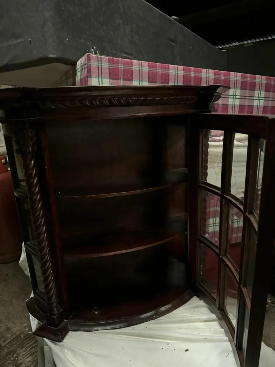 Cabinet - Image 2