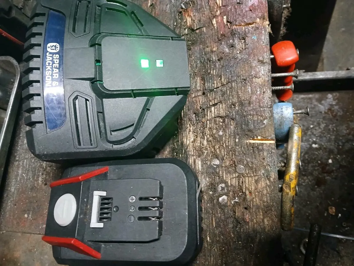 Spear Jackson 36v 2,5  90wh working perfect - Image 1