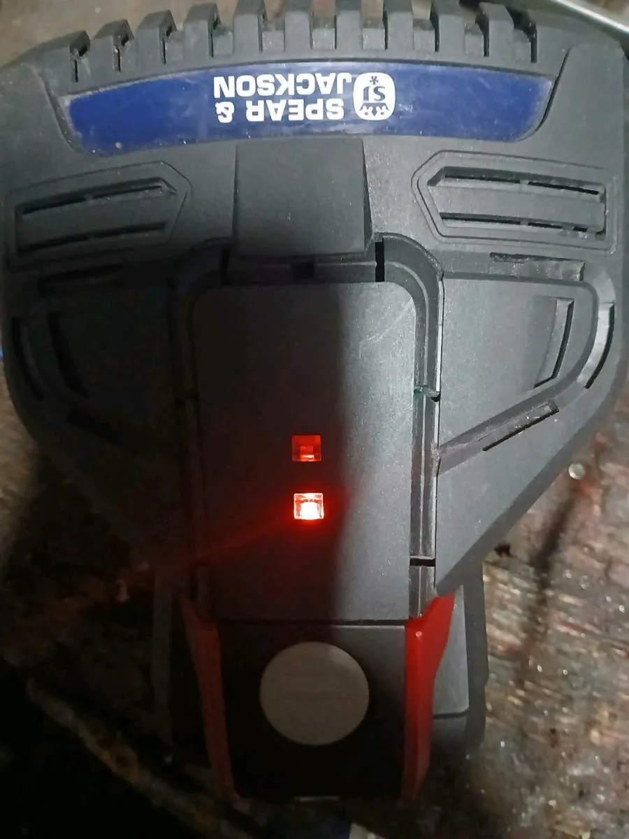 Spear Jackson 36v 2,5  90wh working perfect - Image 2