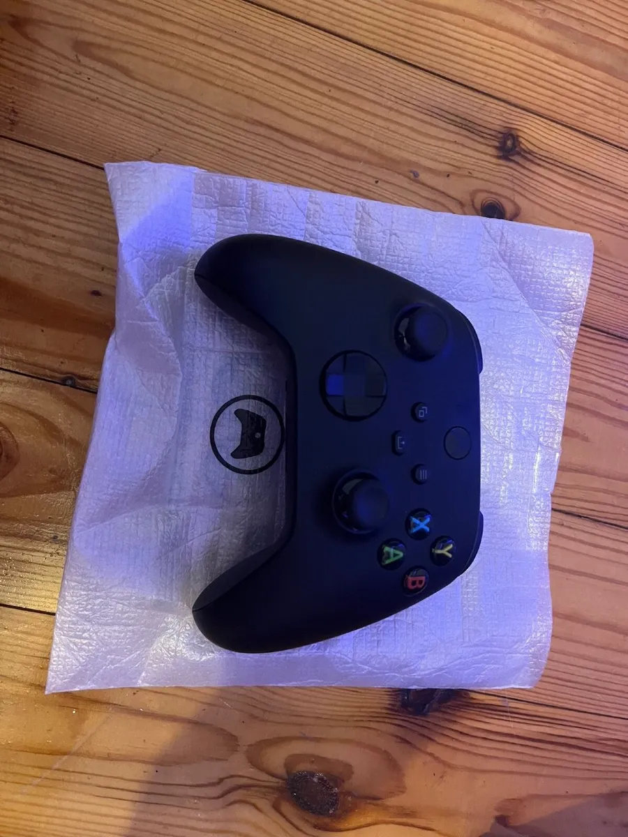 Xbox X Series 1 TB (1 Controller) - Image 3