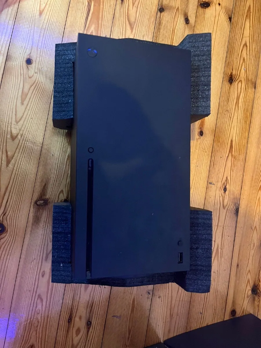 Xbox X Series 1 TB (1 Controller) - Image 4