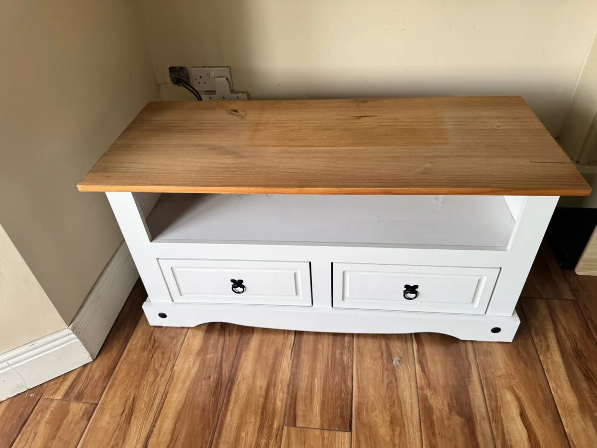TV unit - Image 1