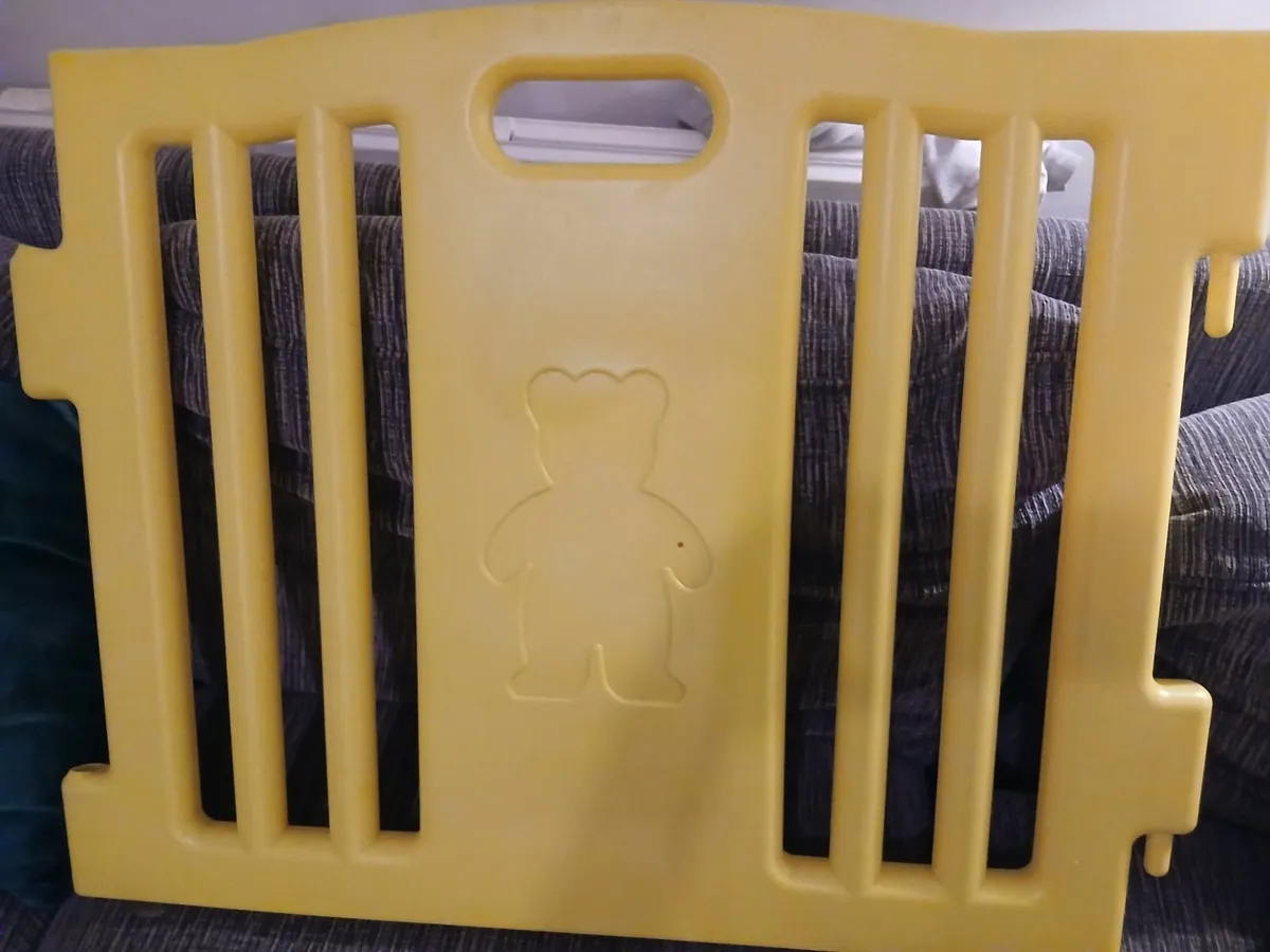 Baby play/ safety gates - Image 4