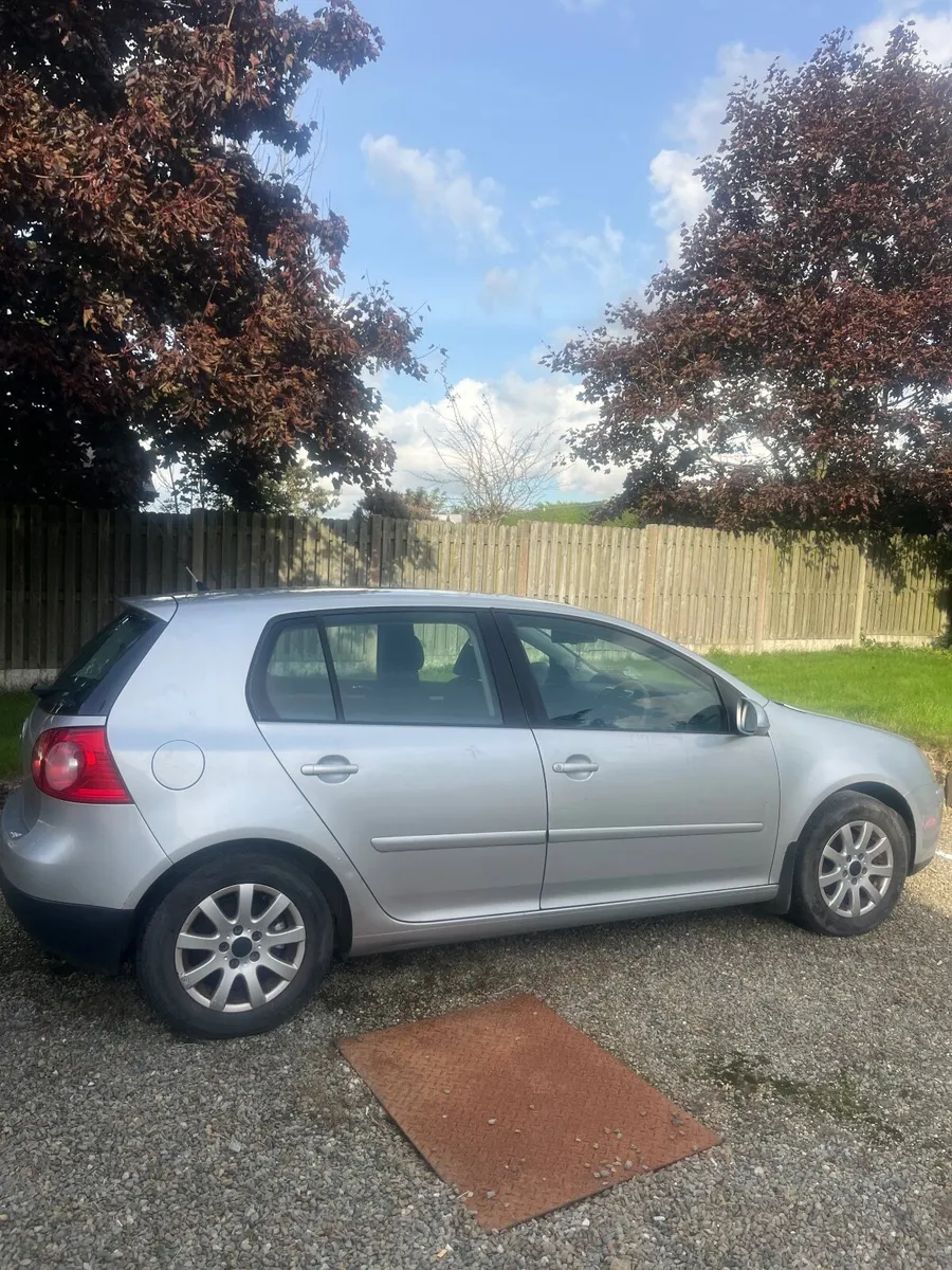 Volkswagen Golf 2009 - Image 2