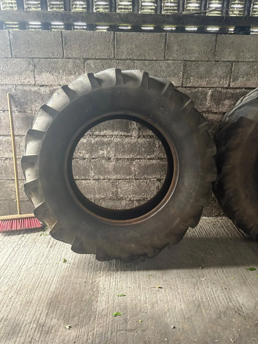 Tractor tyres - Image 1
