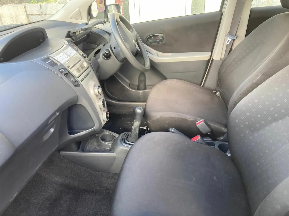 Toyota Yaris 2006 - Image 4