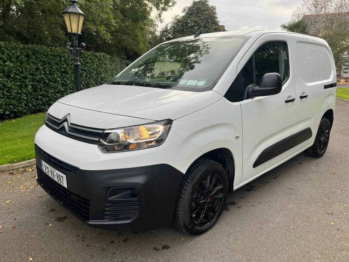 Citreon Berlingo LX 1.5BlueHdi 650kg - Image 1