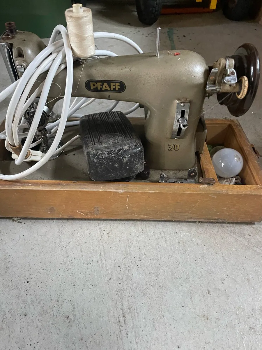 PFAFF Sewing Machine - Image 1