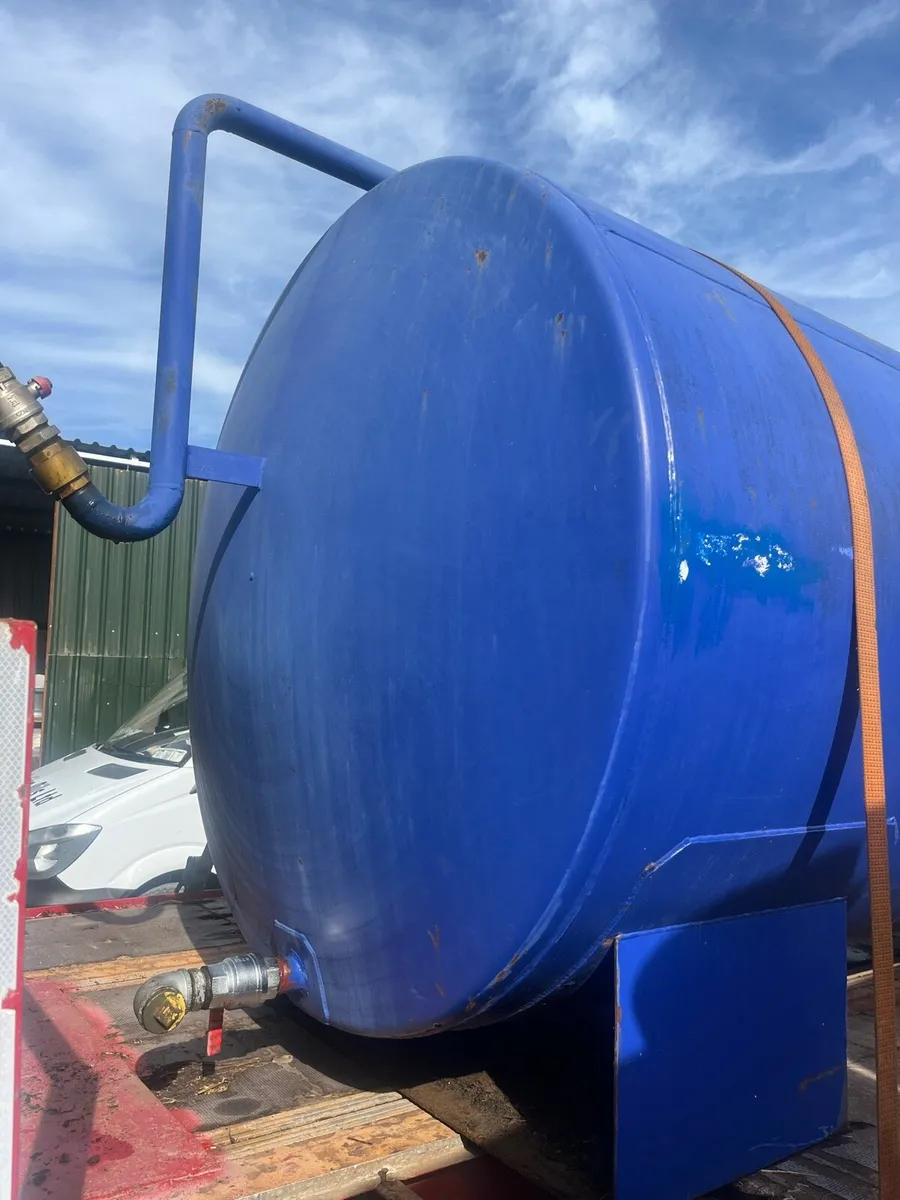 9000 Litre Metal Oil Tank - Image 3