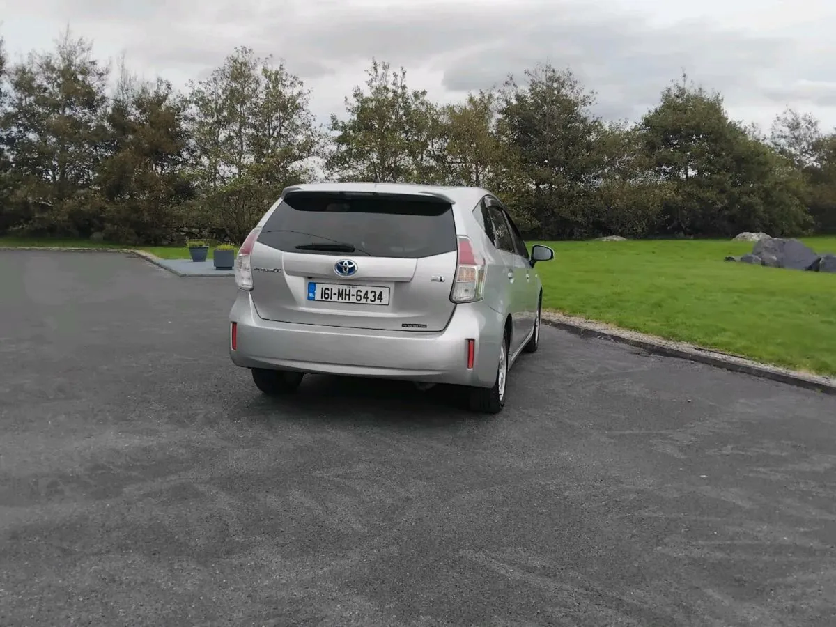 Toyota Prius Alpha  2016  11500€ - Image 3