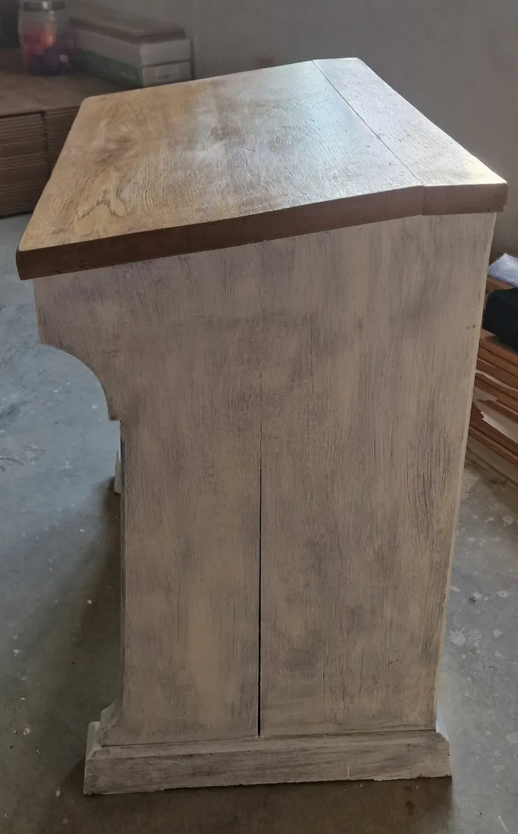 Desk - Image 3