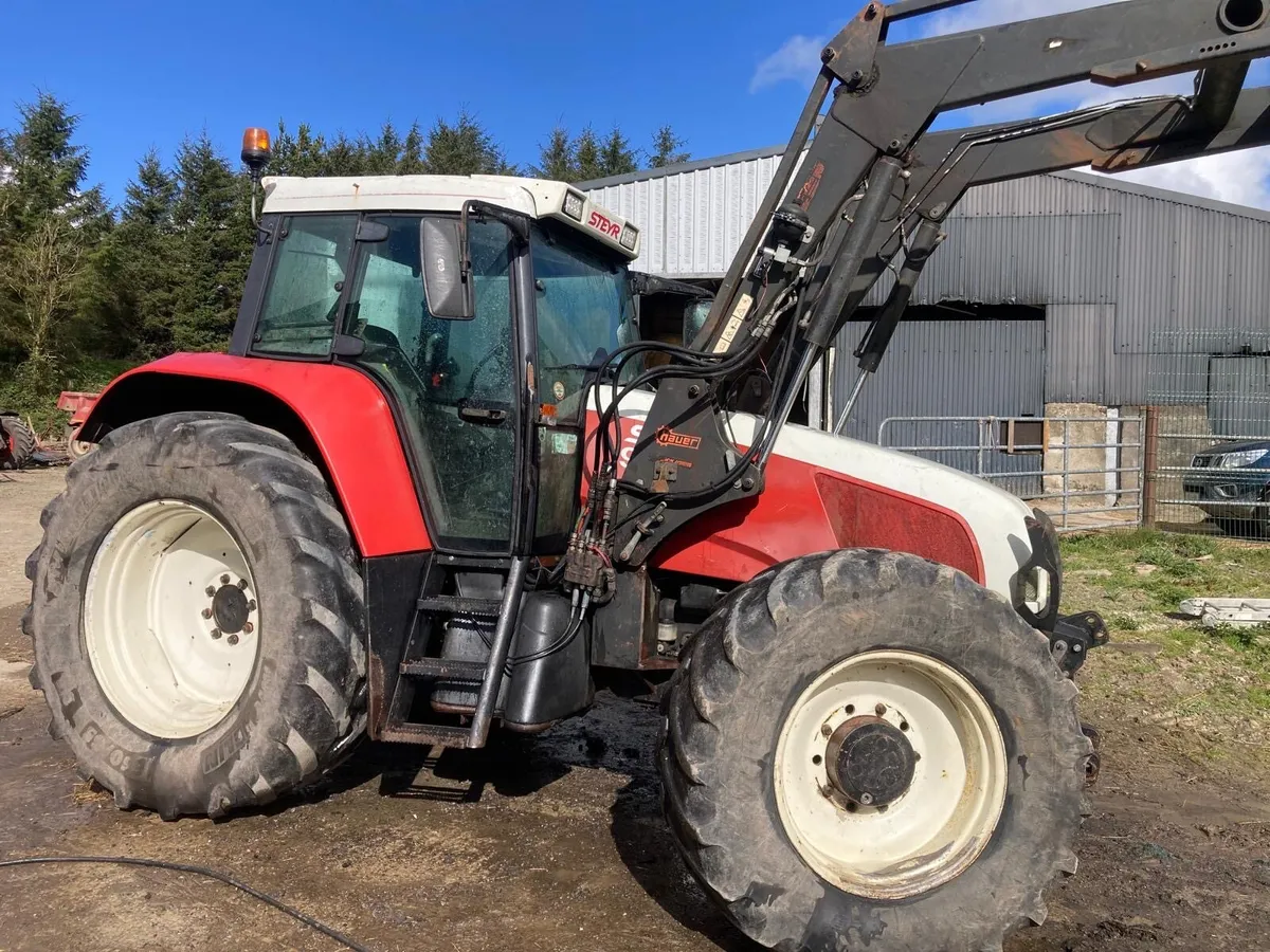 Steyr 9145 with loader - Image 1