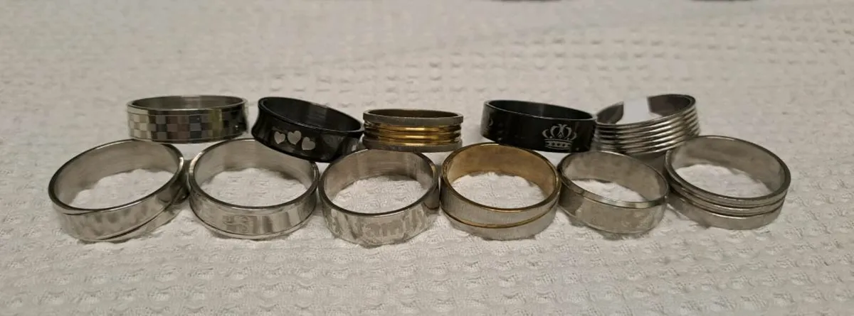 Job lot of 11 rings for men - Image 1