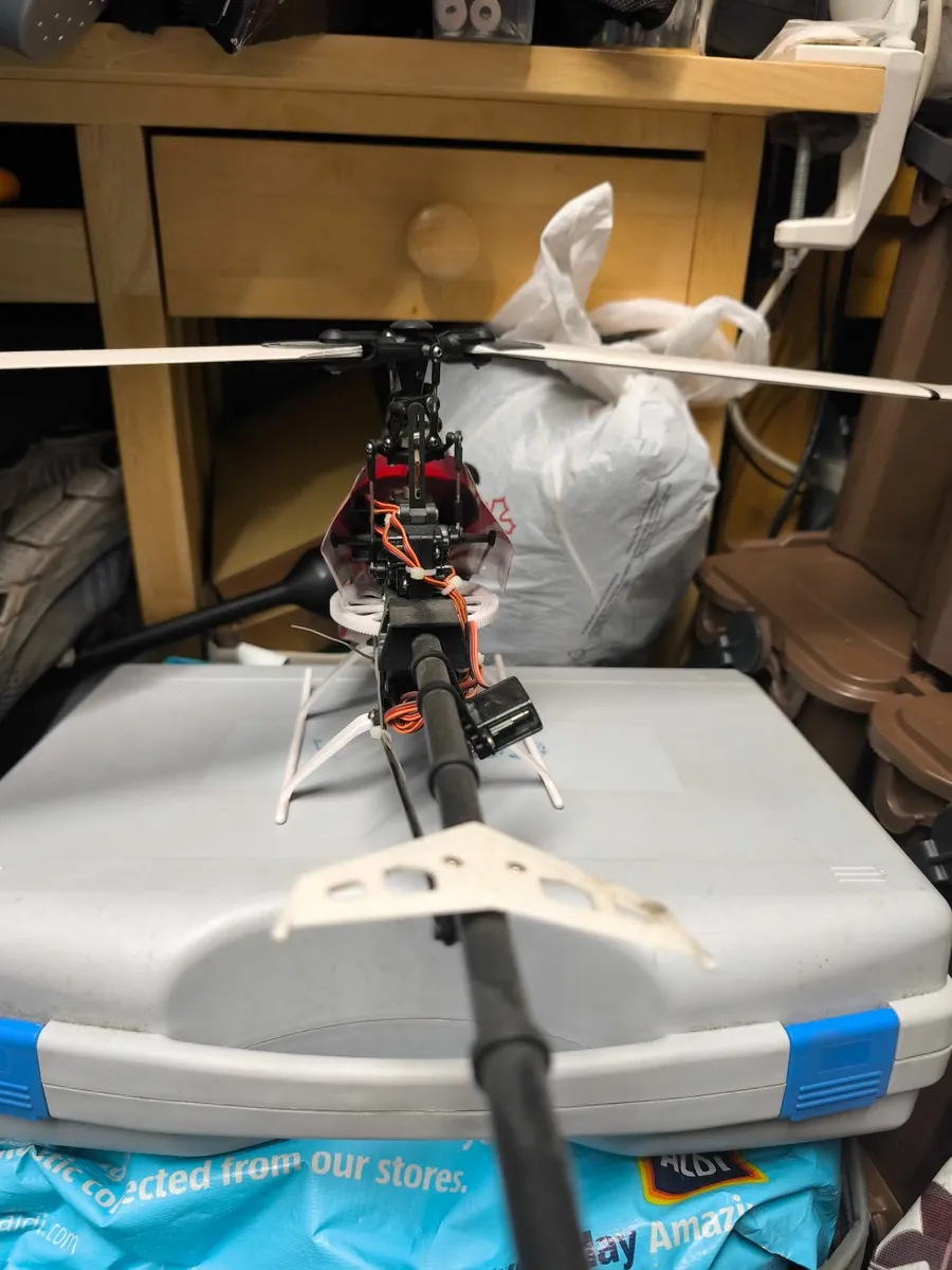 RC helicopter - Image 3