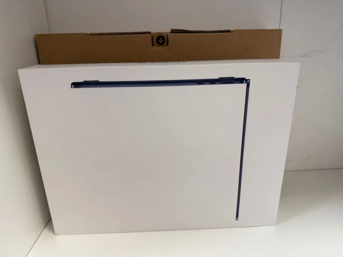MacBook Air 13” – M4 Chip – Brand New - Image 3