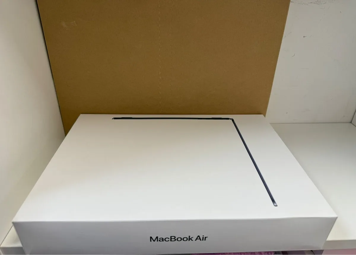 MacBook Air 13” – M4 Chip – Brand New - Image 4