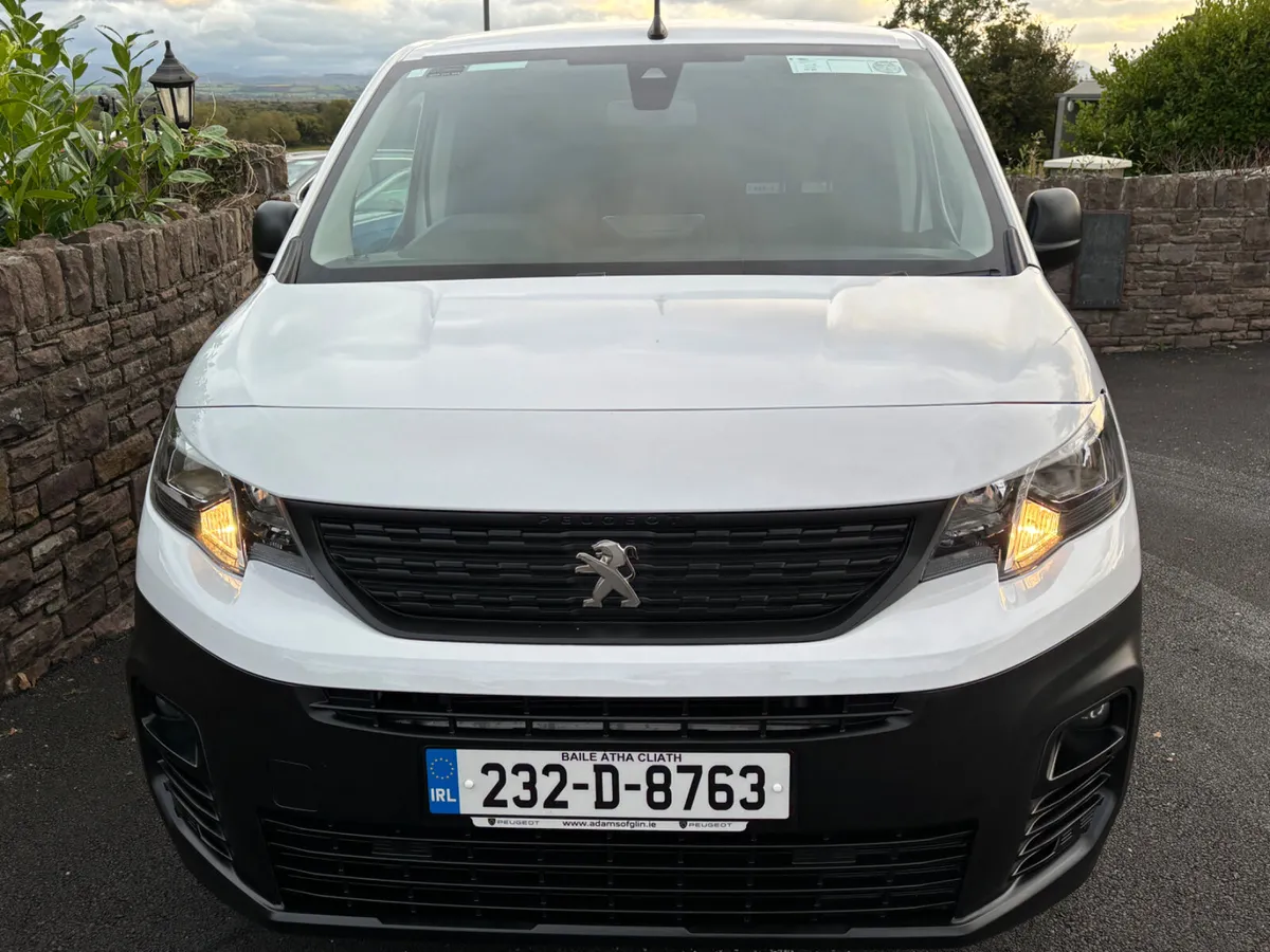 Peugeot Partner 2023 Professional plus one owner - Image 2