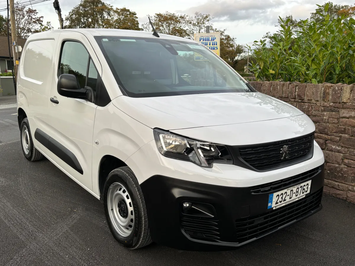 Peugeot Partner 2023 Professional plus one owner - Image 1