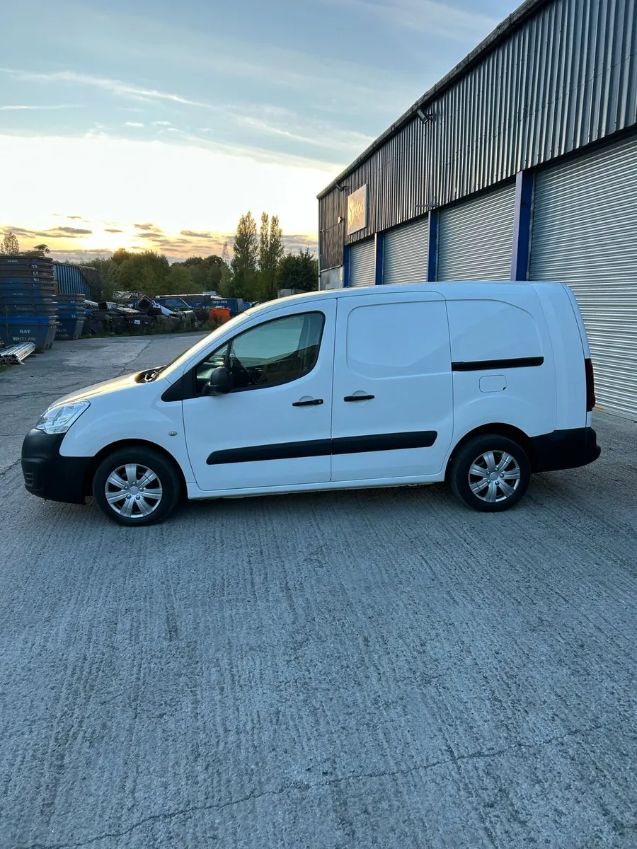 Peugeot partner 161 crew cab 5 seats - Image 3