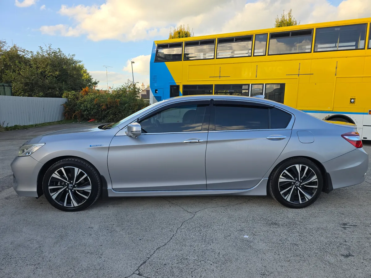 Honda Accord i-DTEC SE HYBRID 2016 - Image 4
