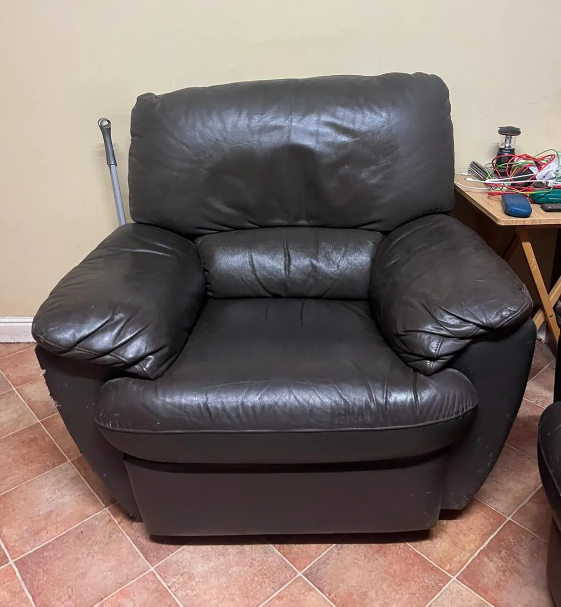 COUCH - Image 3