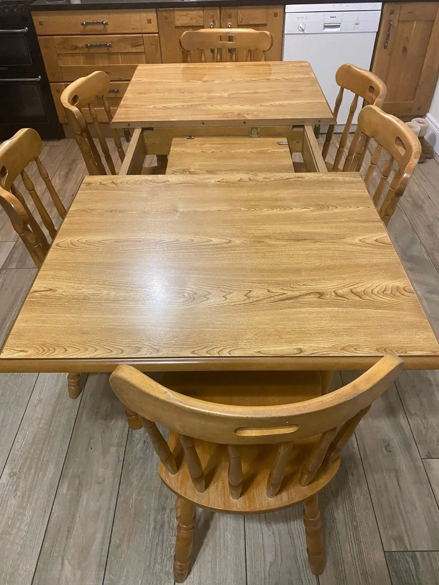 Extendable Wooden table and chairs - Image 2