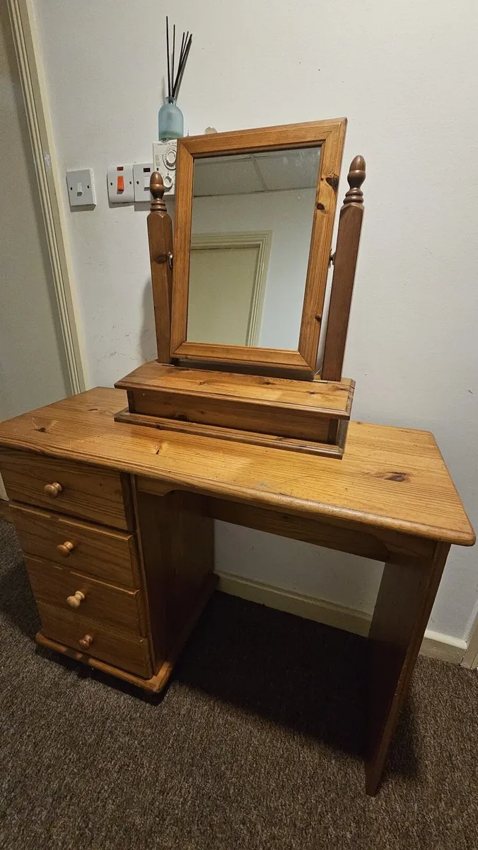 Makeup table with mirror - Image 4
