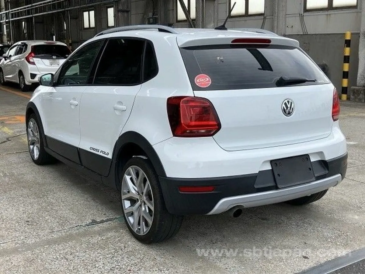 Volkswagen Cross Polo 2017 - Image 3